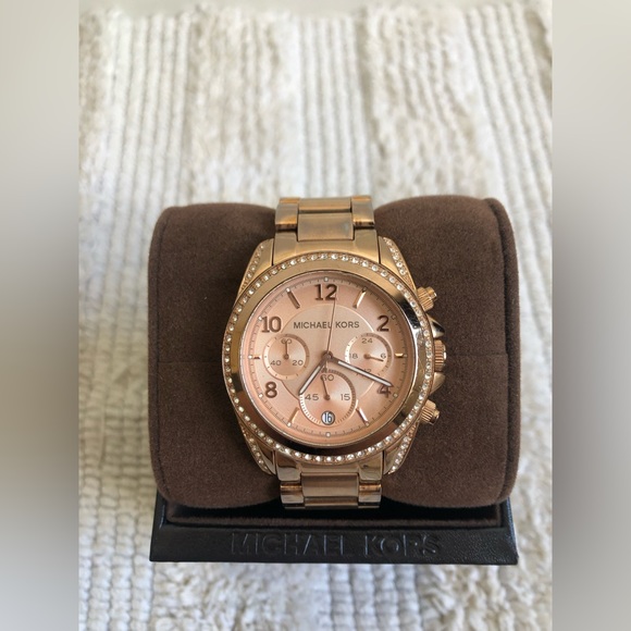 Women’s Michael Kors watch - Picture 3 of 7